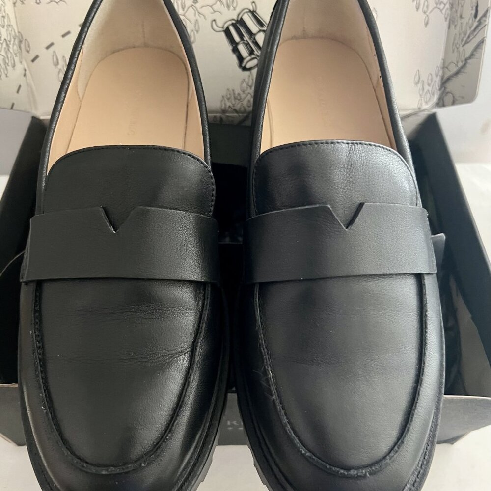 Banana Republic Black Vee-Strap Lugg Loafers - Size 10